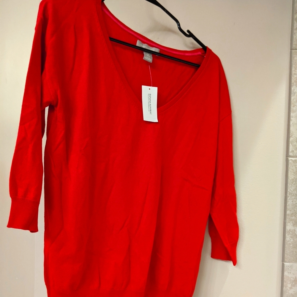 New with Tags Banana Republic Red V-Neck sweater